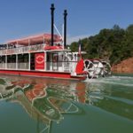 Le bateau à roue en croisière au milieu des beaux paysages du Vercors